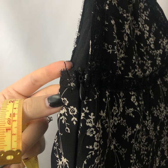 Floral backless dress - Picture 5 of 8